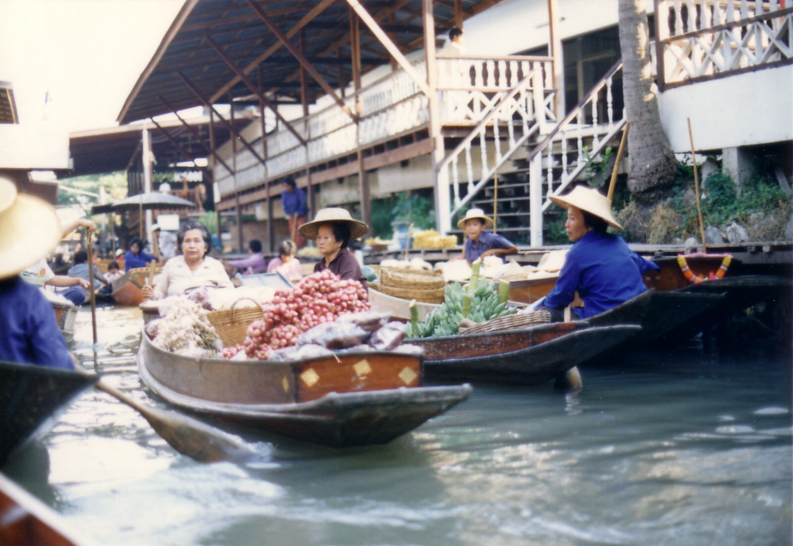 The floating market at Damnoen Saduak, Thailand