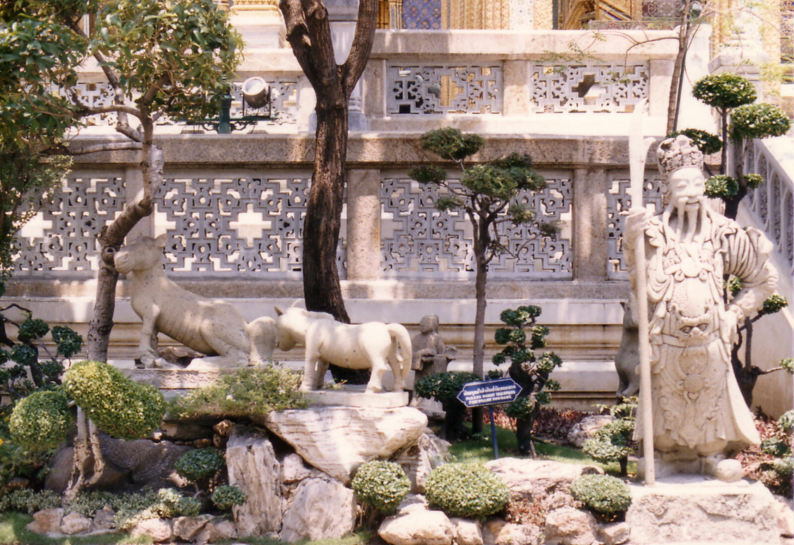 The gardens of Wat Pra Kheo and the Grand Palace, Bangkok