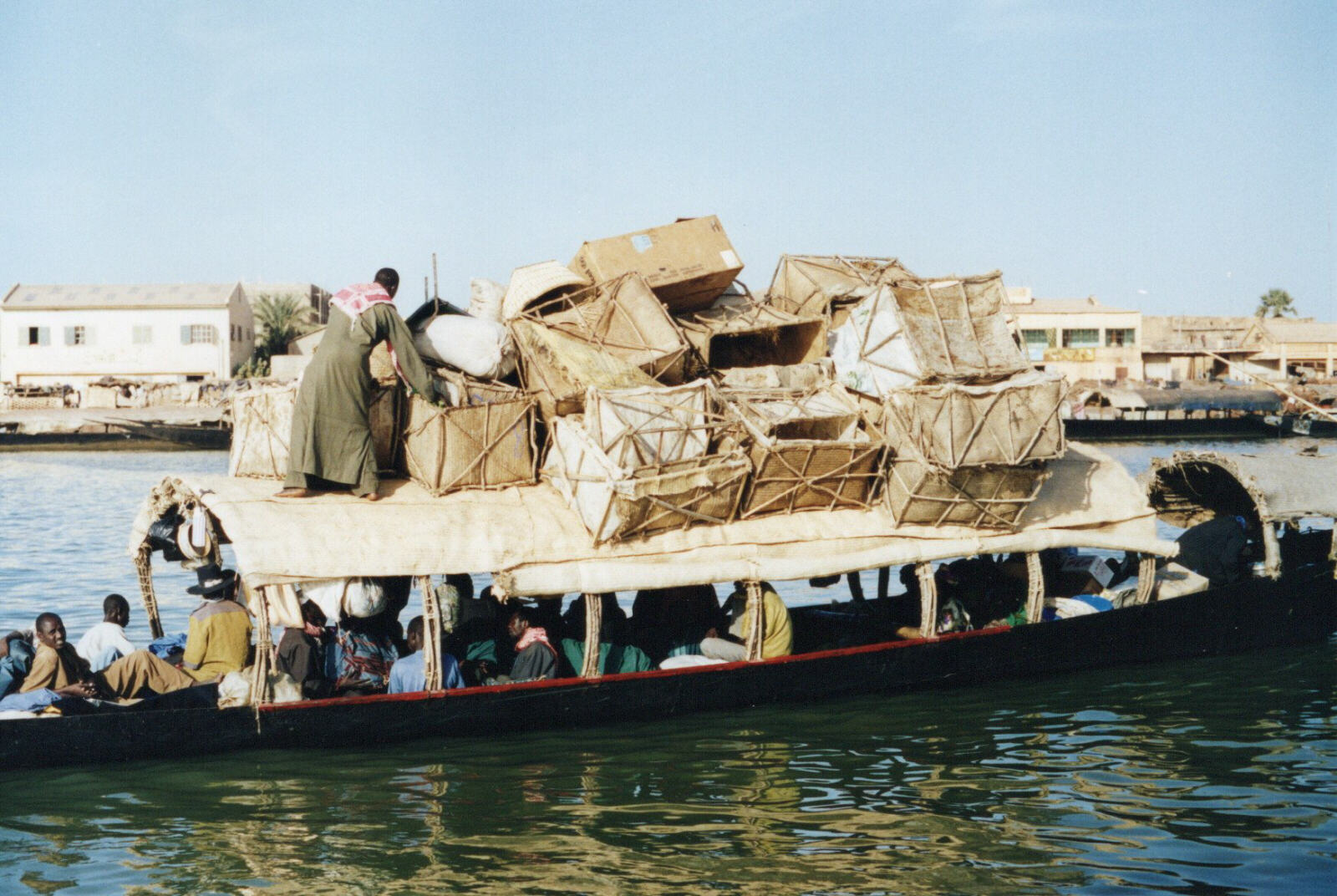 Loading a riverboat at Mopti, seen from Bar Bozo