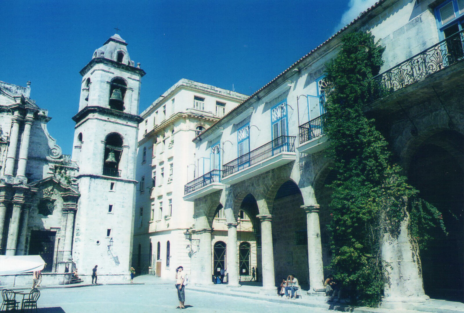 Cathedral Square in old Havana