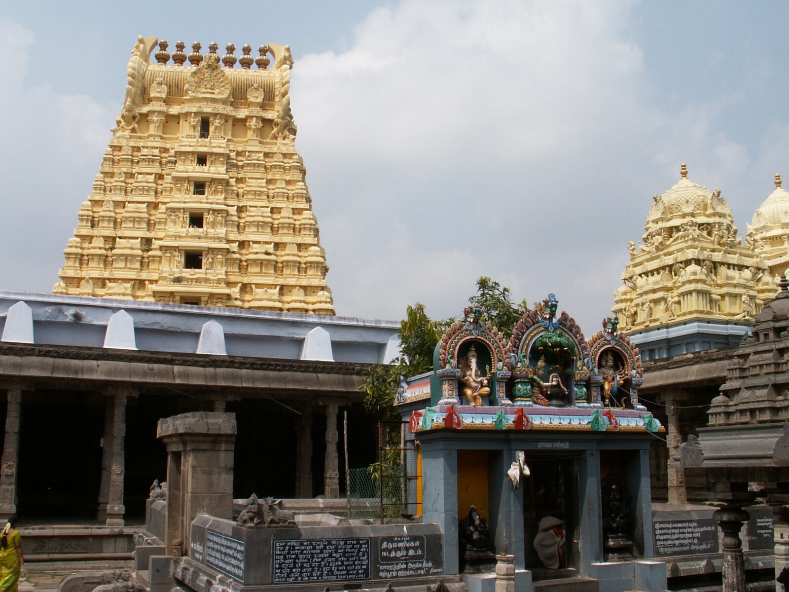 Gopuram and decorated chapel in Sri Ekambaranathar temple in Kanchipuram, Tamil Nadu