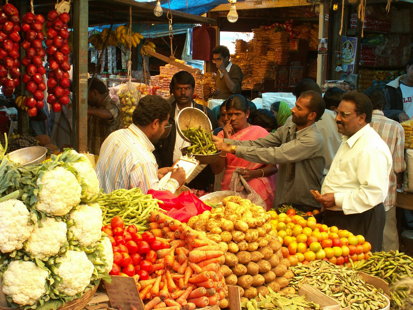 A large order for chilies in the vegetable market at Ooty hill station, India