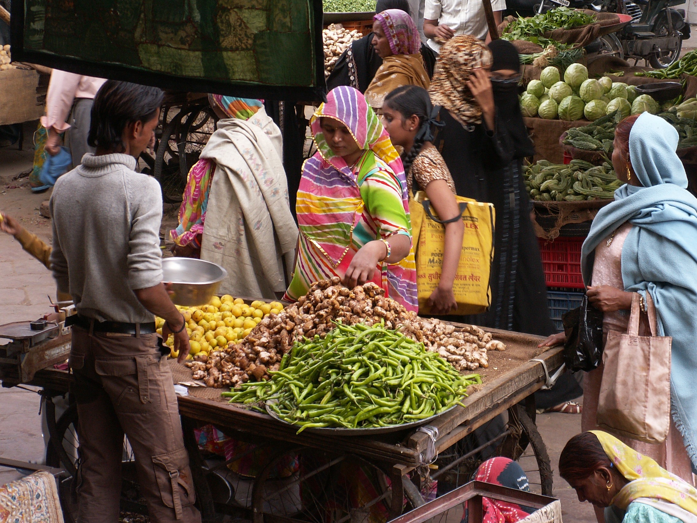 Haggling at a stall in Sadar market, Jodhpur, Rajasthan