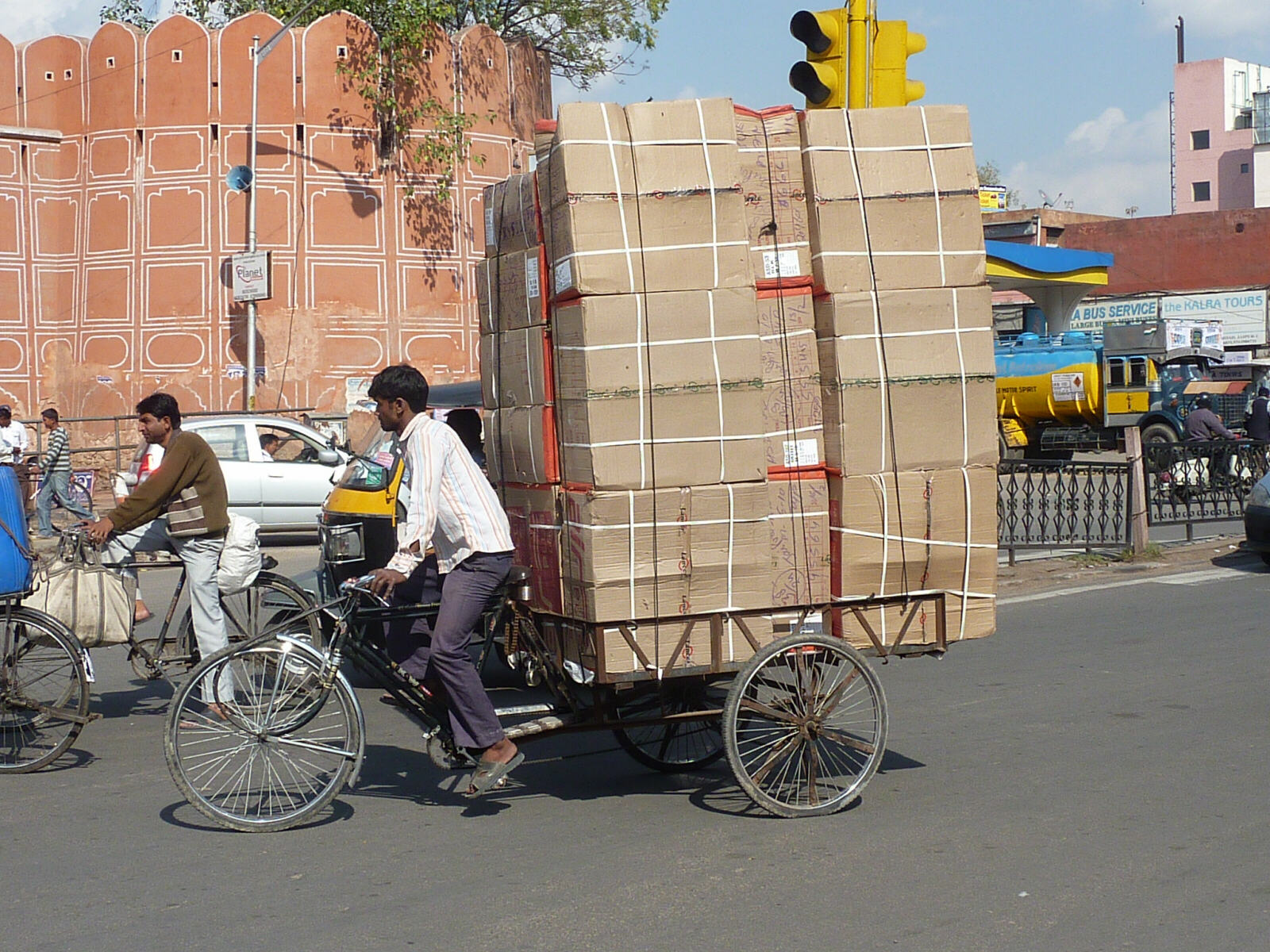 A well-loaded bicycle in Jaipur, Rajasthan