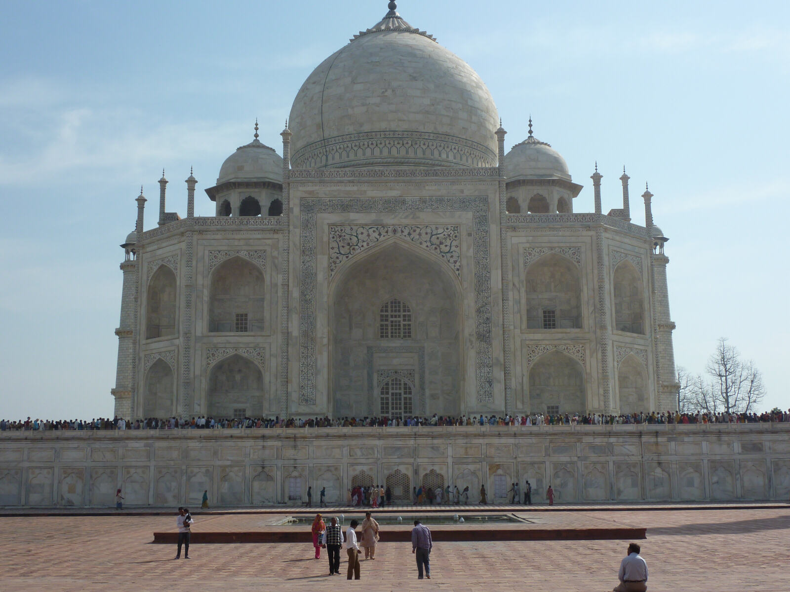The Taj Mahal and its queue of pilgrims waiting to get in