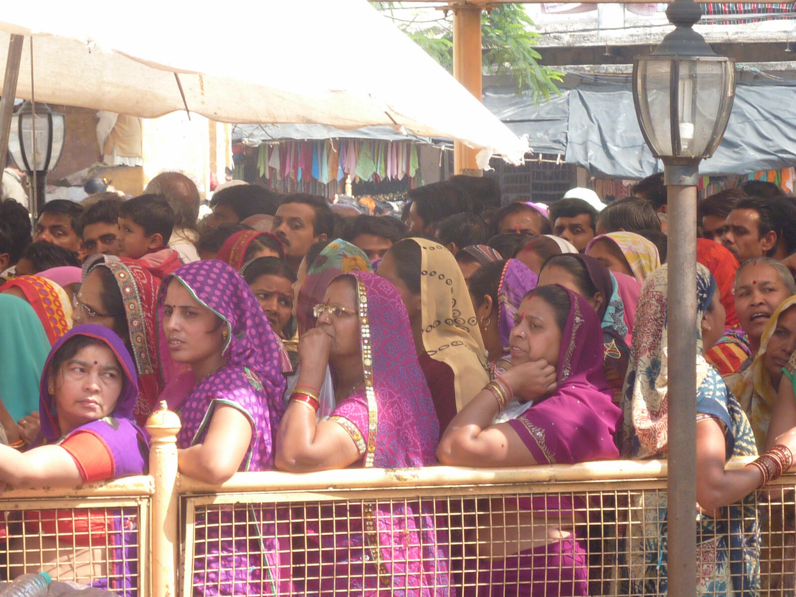 A queue of pilgrims at Ram Raja temple in Orchha, India