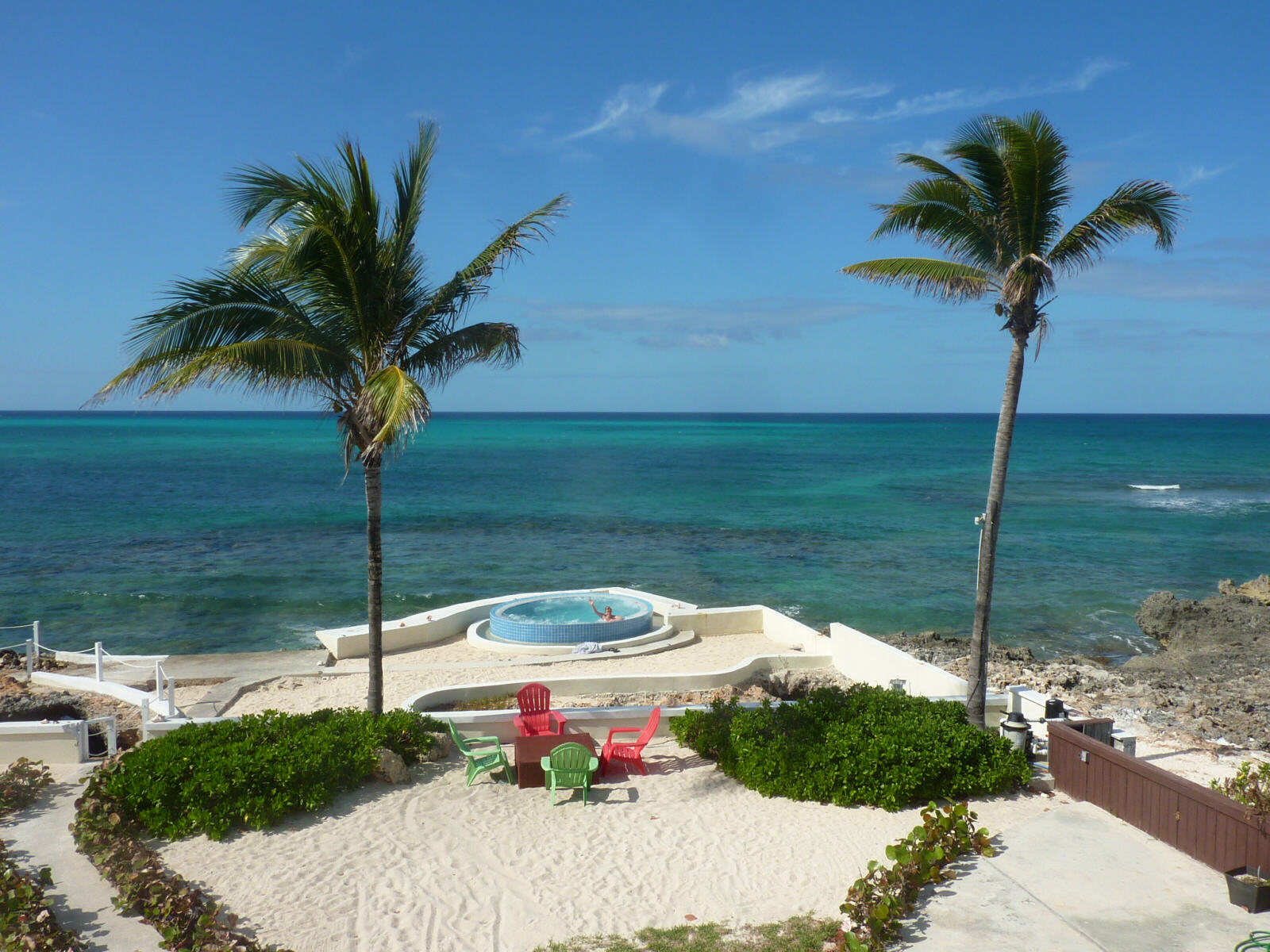 The jacuzzi at the beach house at Sandy Port, Nassau