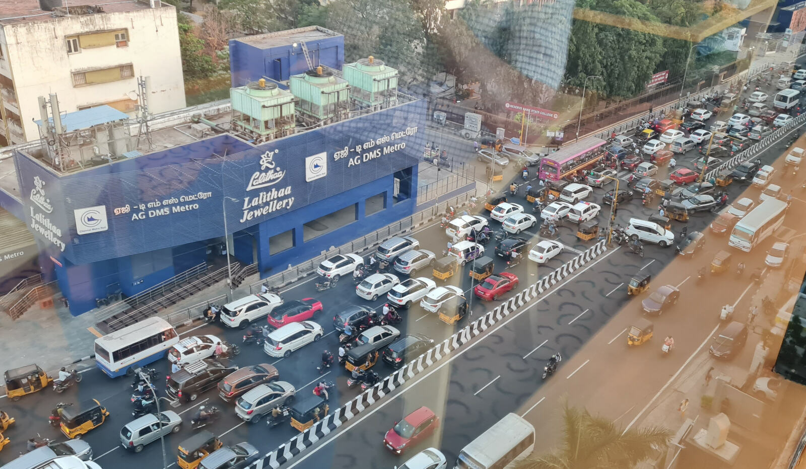 Traffic jam on Anna Salai from the Marriott hotel, Chennai