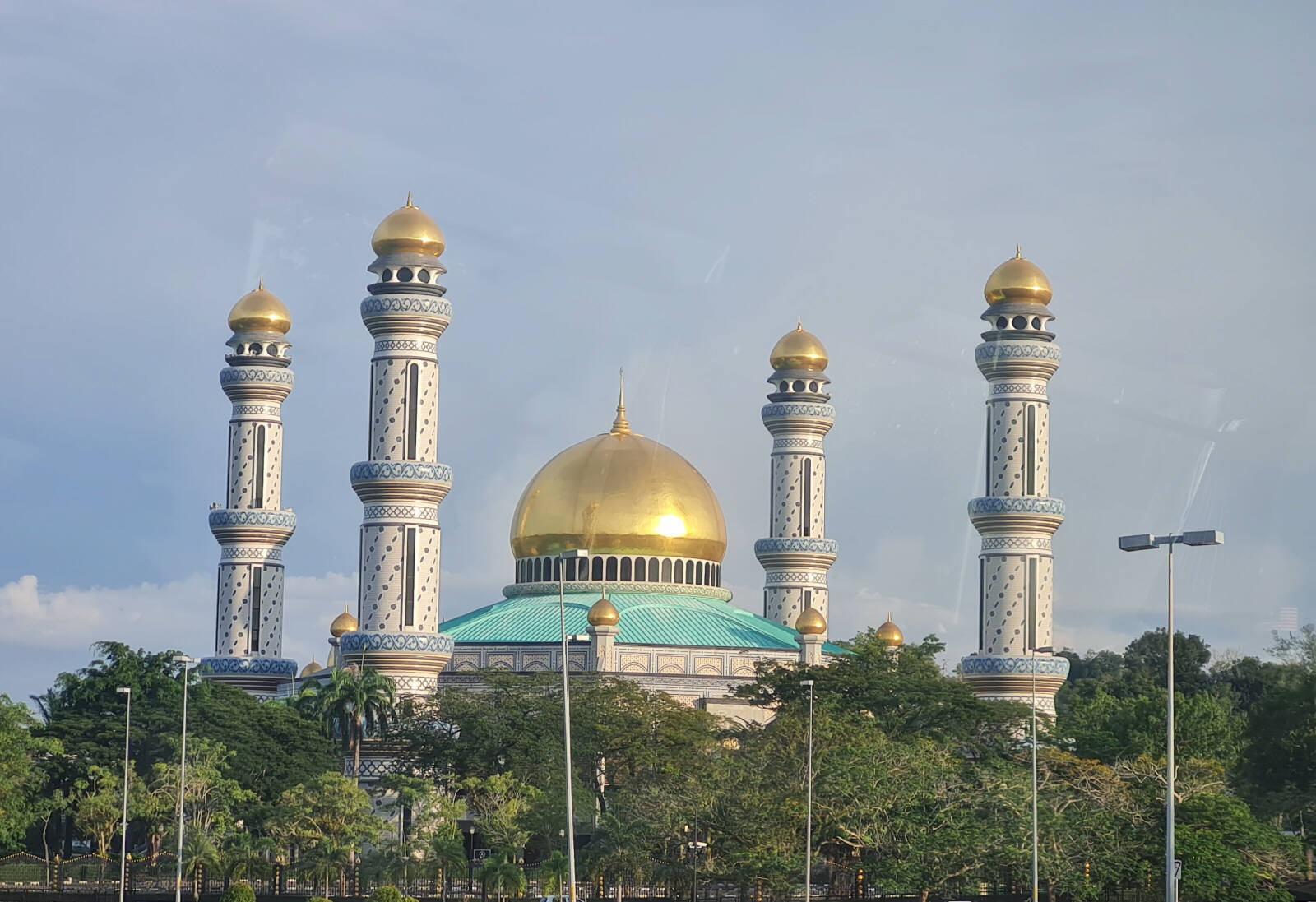 A mosque on the way into Bandar Seri Bagawan, Brunei