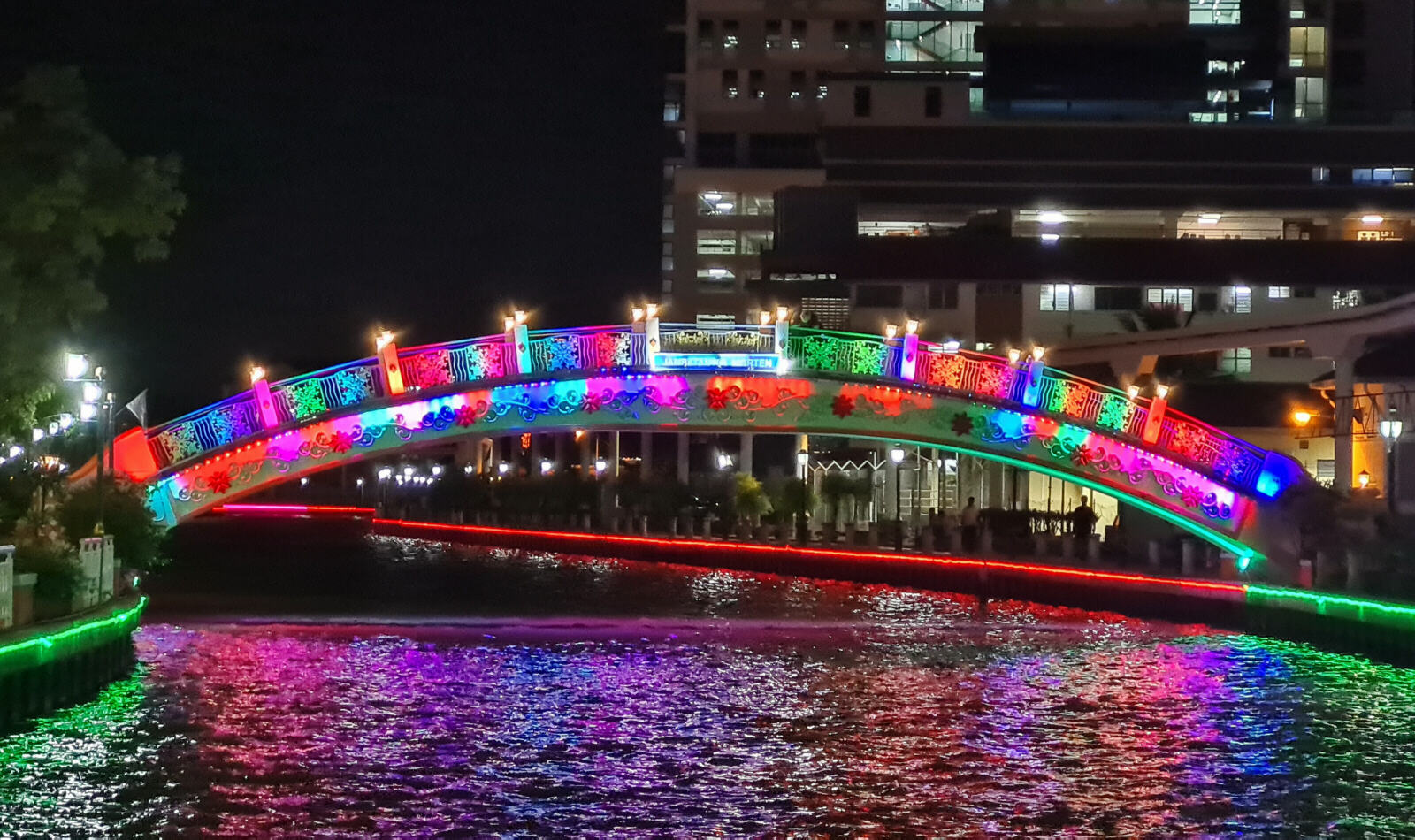 The illuminated bridge to Kampong Morten in Malacca