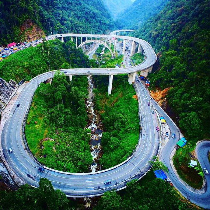 Spectacular Kelok 9 bridge in Sumatra (photo by Ministry of Home Affairs Indonesia)