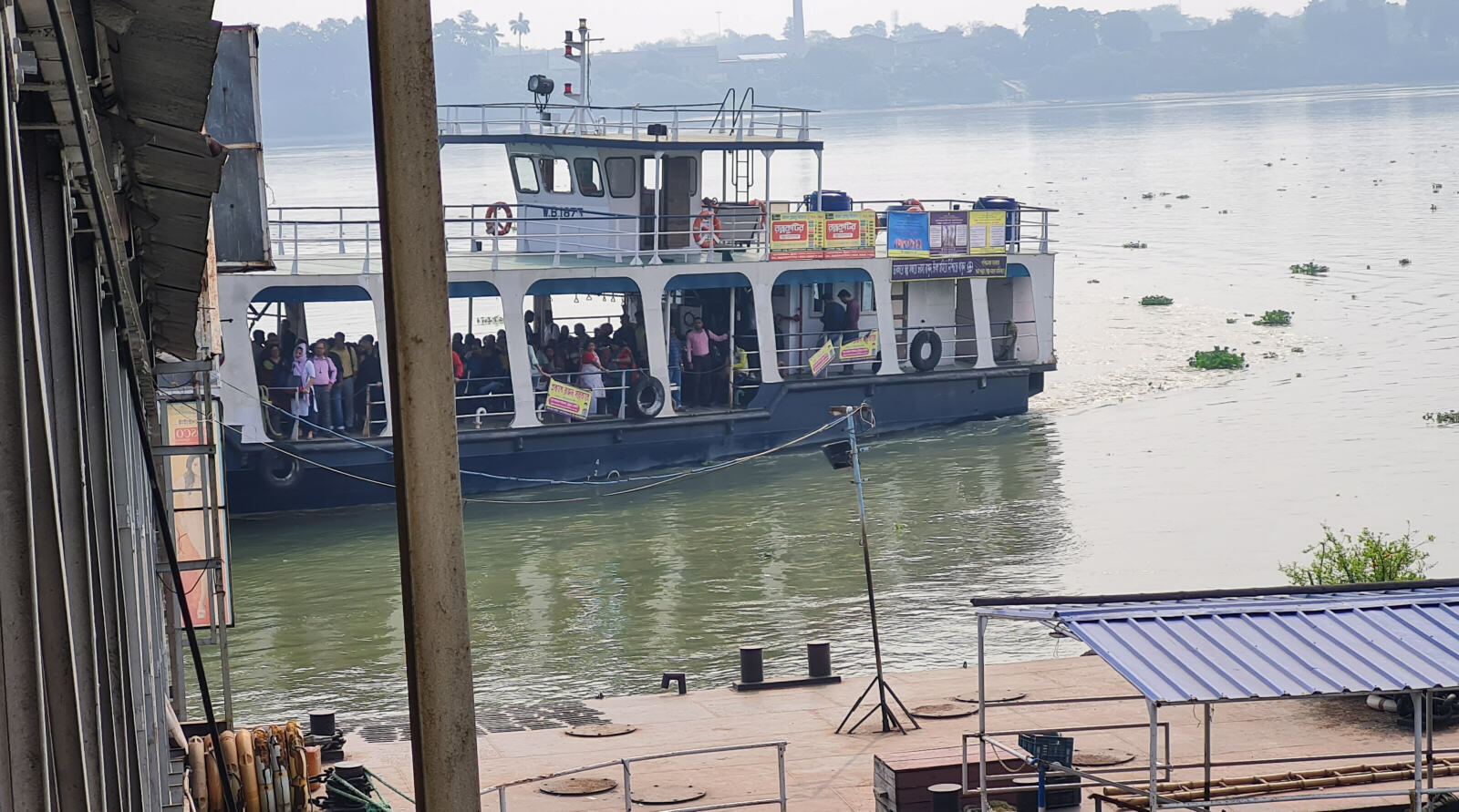 Ferry ghat on the Ganges at Chinsurah north of Calcutta, India Ferry ghat on the Ganges at Chinsurah north of Calcutta, India