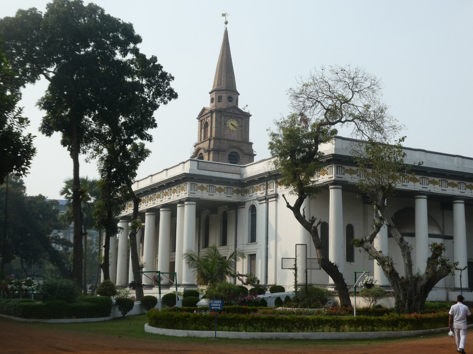 St John's Cathedral, a haven of peace in the centre of Calcutta, India St John's Cathedral, a haven of peace in the centre of Calcutta, India